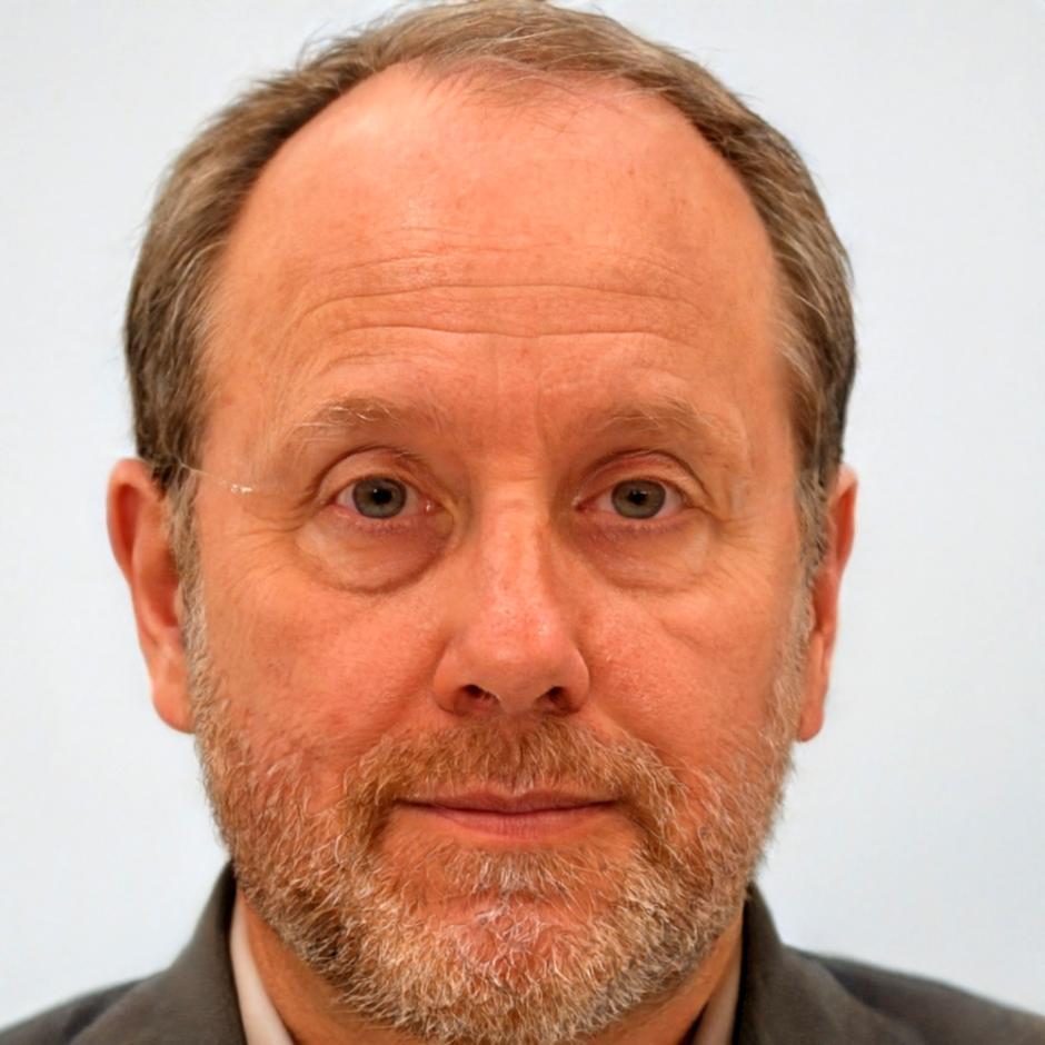 Erfahrener Händler bei der Marktanalyse